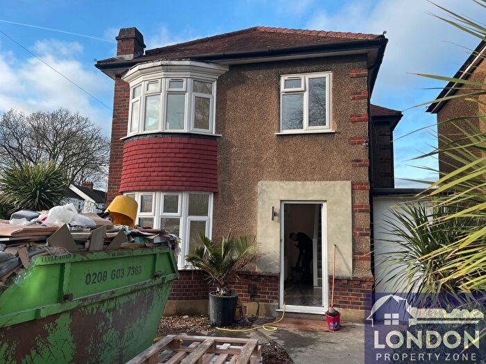 3 Bedroom Detached House To Rent In Demesne Road, Wallington, SM6