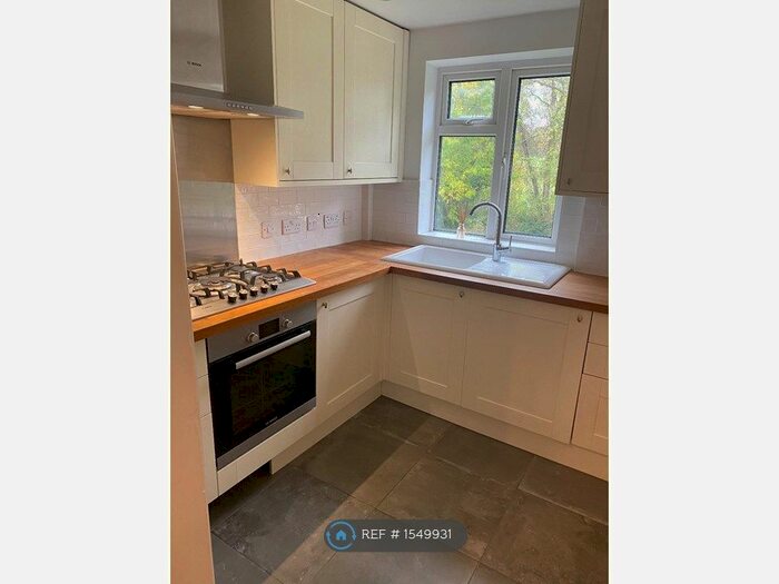 1 Bedroom Flat To Rent In Park Close, Finchley, N12