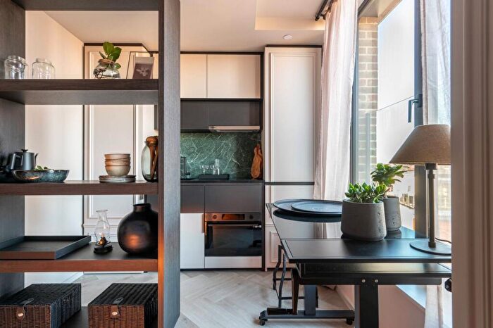 Studio To Rent In Willesden Lane, Brondesbury Park, London, NW2