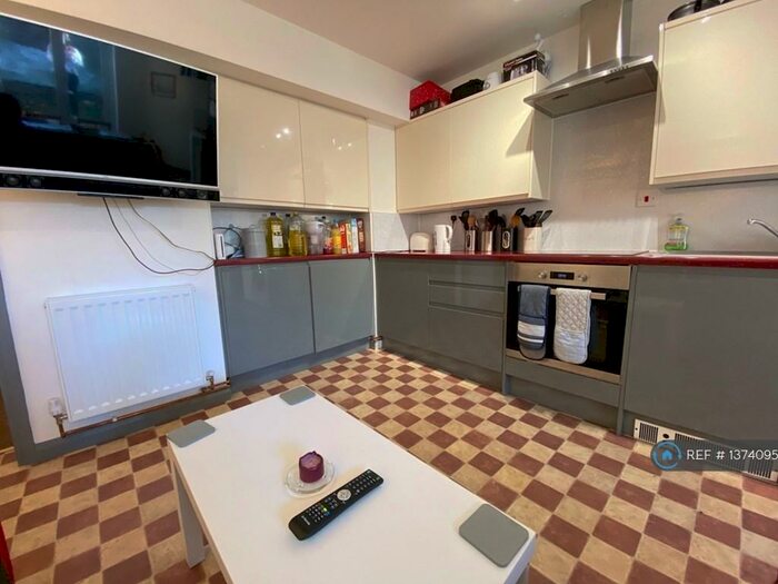 3 Bedroom End Of Terrace House To Rent In New Town Street, Canterbury, CT1