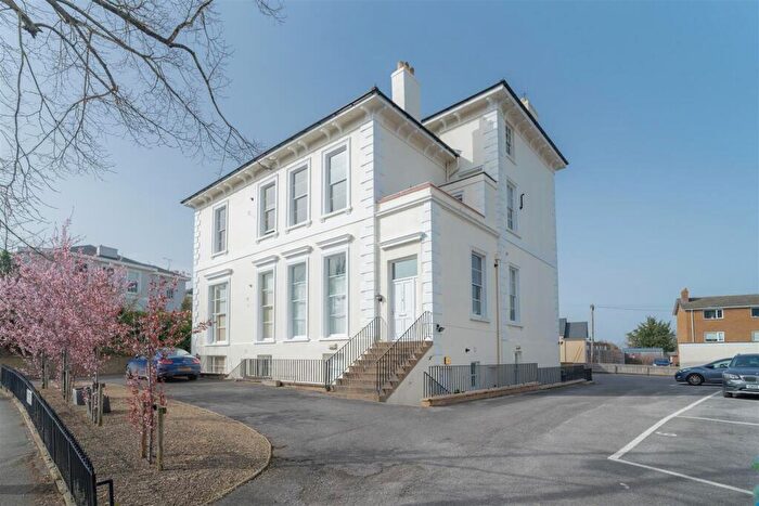 2 Bedroom Flat For Sale In Marchmont, Cheltenham, GL50