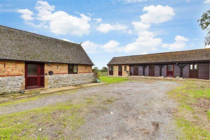 2 Bedroom Barn Conversion For Sale In Pratling Street, Aylesford, Kent, ME20