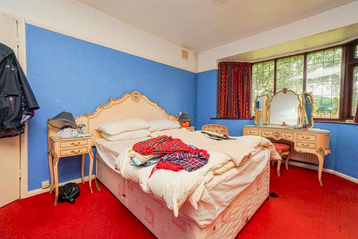 2 Bedroom Detached Bungalow For Sale In Friars Hill, Guestling, TN35