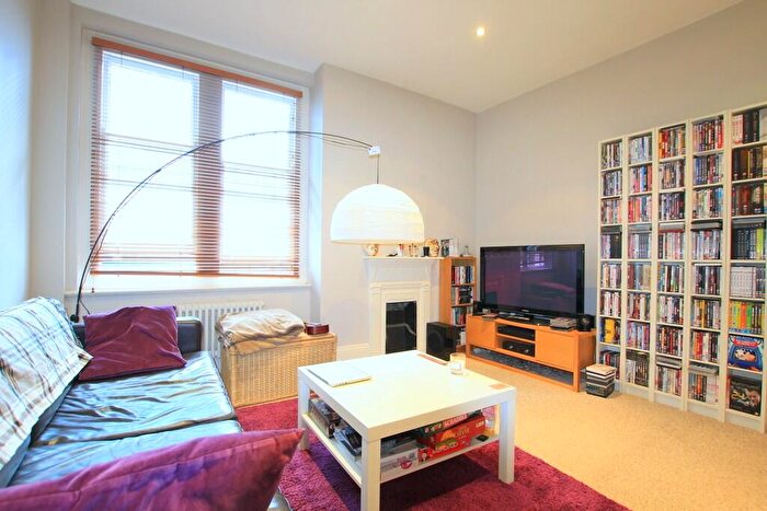 1 Bedroom Apartment To Rent In Prince Of Wales Drive, London, SW11