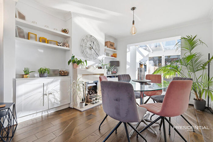 3 Bedroom Semi-Detached House For Sale In Oakwood Hill, Loughton, IG10