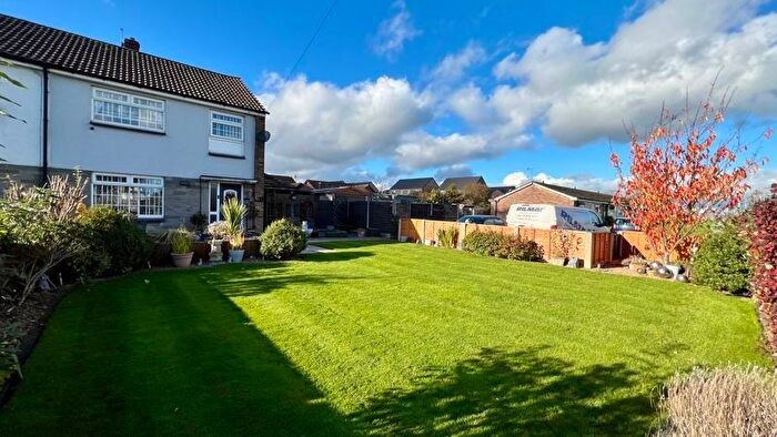 3 Bedroom Semi-Detached House For Sale In Boynton Crescent, Winterton, DN15