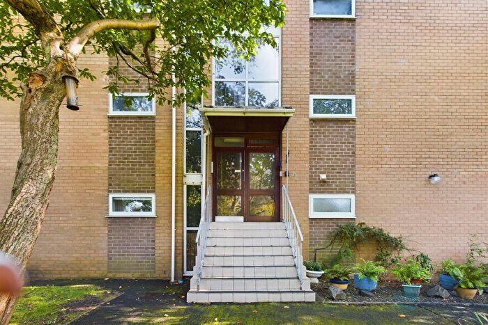 2 Bedroom Flat To Rent In Aigburth Road, Aigburth, L17