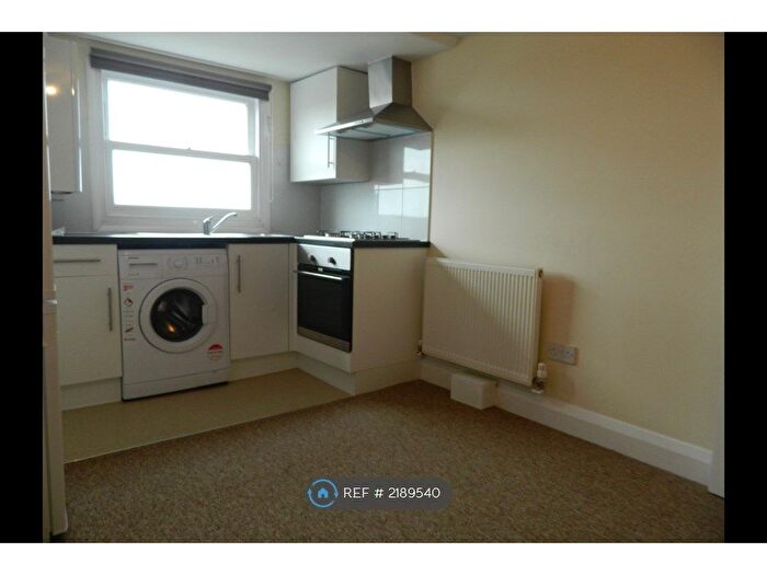 1 Bedroom Flat To Rent In Sea Road, Boscombe, Bournmouth, BH5