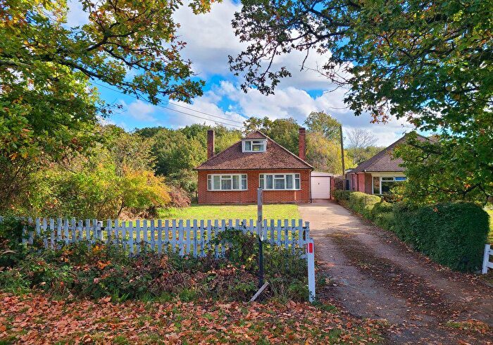 3 Bedroom Detached Bungalow For Sale In Pauletts Lane, Calmore, SO40