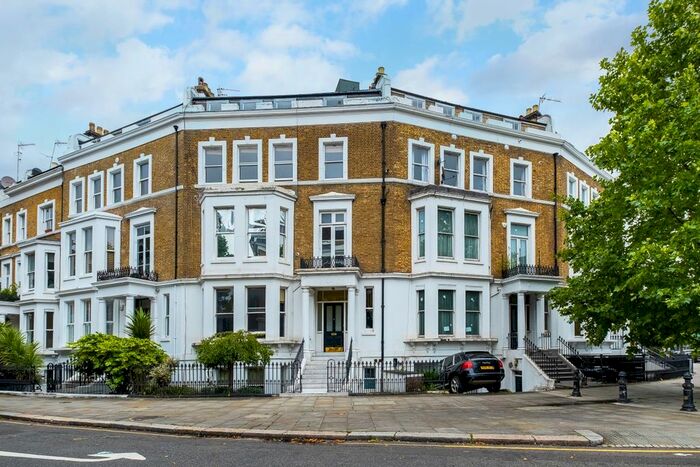 2 Bedroom Flat To Rent In Cromwell Crescent, London, SW5