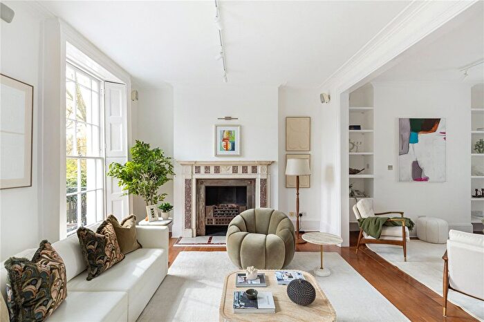 4 Bedroom Flat For Sale In Pembroke Square, London, W8