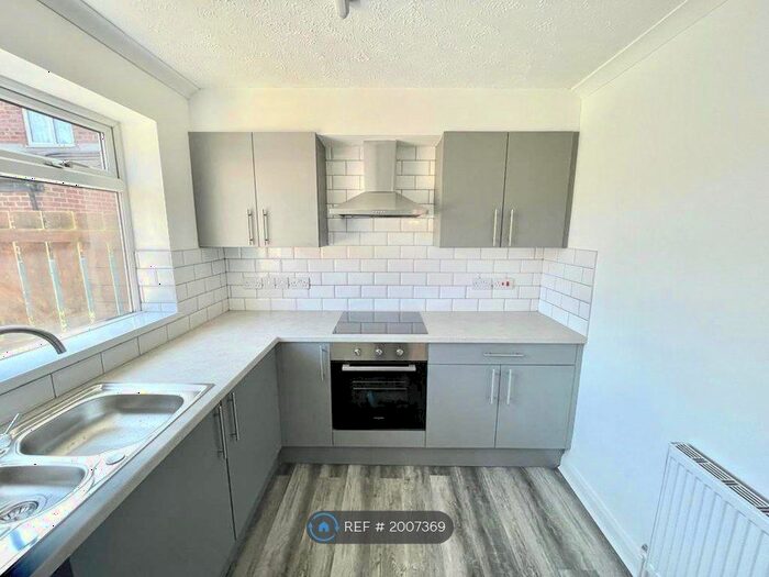 3 Bedroom Semi-Detached House To Rent In Farne Avenue, South Shields, NE34