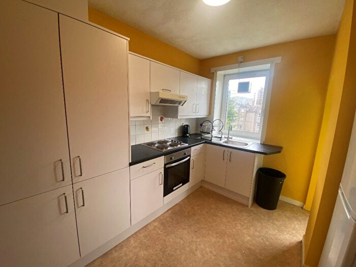 3 Bedroom Flat To Rent In Willowbank Road, Aberdeen, AB11