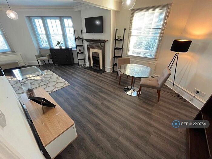 3 Bedroom Flat To Rent In Warwick Mansions, London, NW3