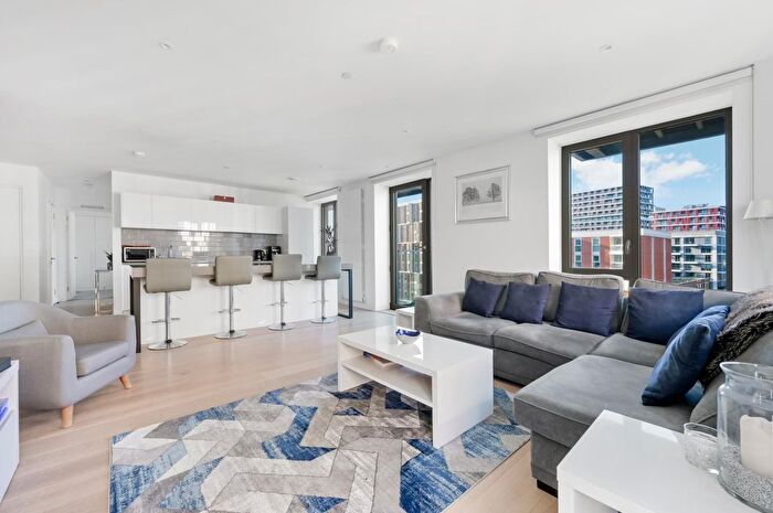 3 Bedroom Flat For Sale In Kelson House, Schooner Road, E16