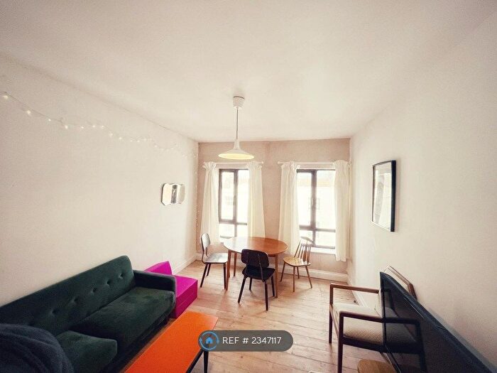 3 Bedroom Flat To Rent In Marine Gardens, Margate, CT9