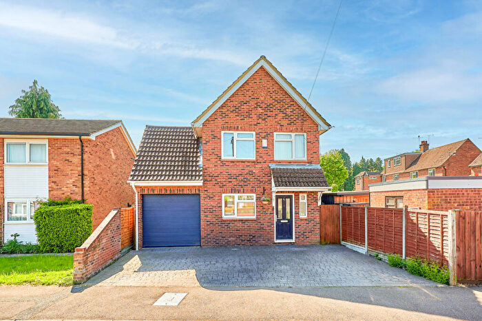 3 Bedroom Detached House For Sale In Birch Way, London Colney, St. Albans, Hertfordshire, AL2