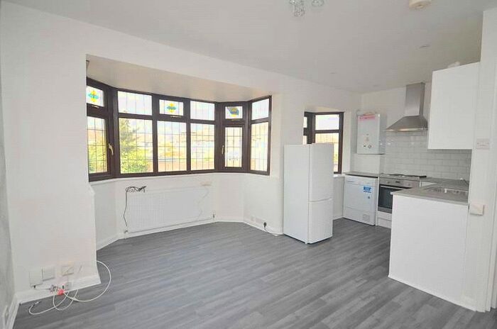 1 Bedroom Flat To Rent In Thurloe Gardens, Romford, Essex, RM1