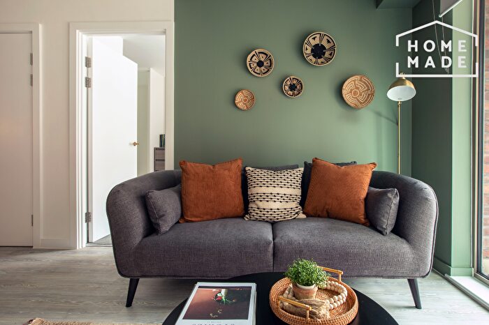2 Bedroom Flat To Rent In Botanica, M15