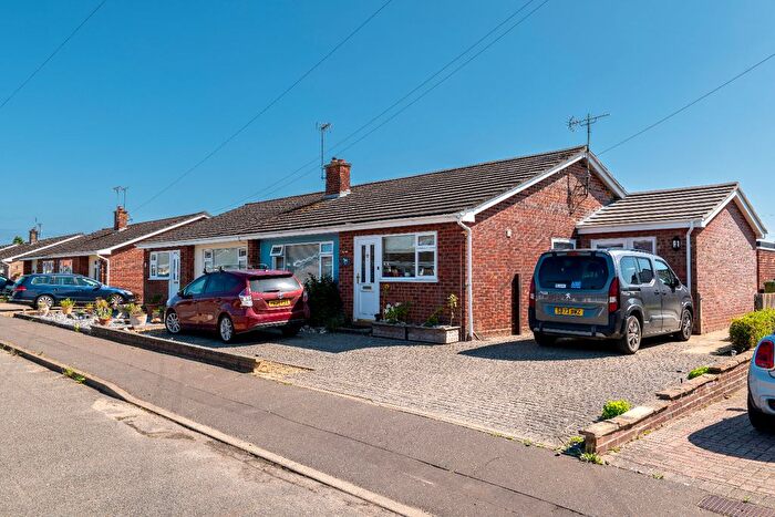 4 Bedroom Semi-Detached Bungalow For Sale In Kingsleigh Close, Trunch, North Walsham, Norfolk, NR28