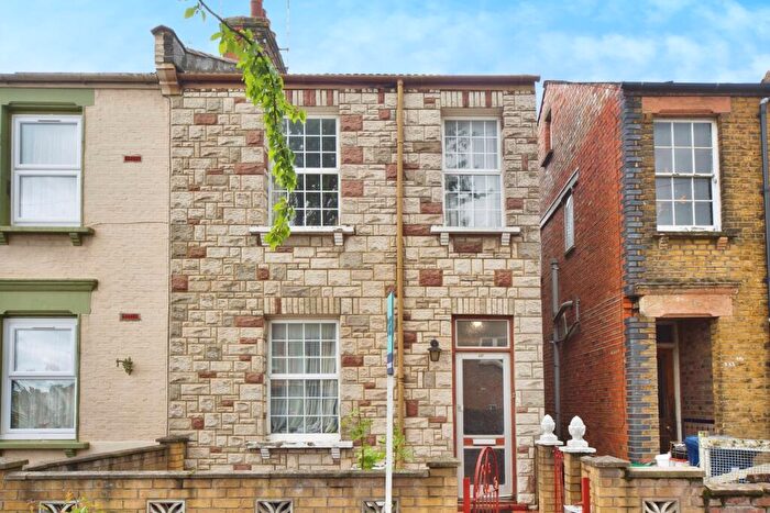 5 Bedroom Semi-Detached House For Sale In Wells House Road, London, NW10