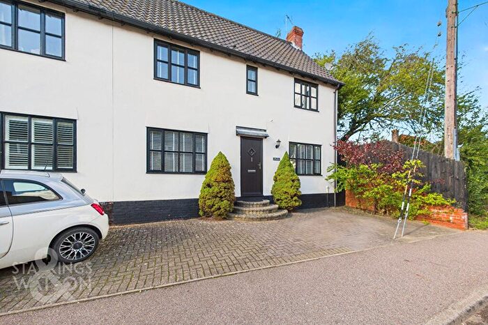 3 Bedroom Semi Detached House For Sale In The Street, Brockdish, Diss, IP21