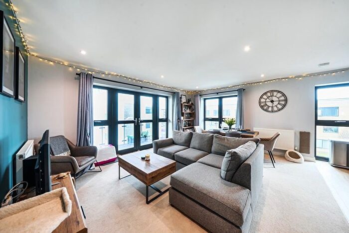 2 Bedroom Flat For Sale In Waldorf House, Welwyn Garden City, Hertfordshire, AL7