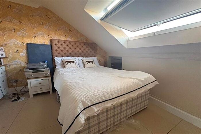 3 Bedroom Apartment To Rent In The Green, Station Road, Winchmore Hil, London, N21