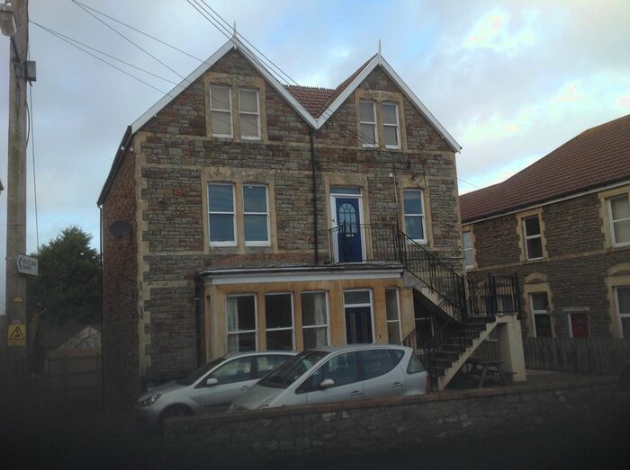 2 Bedroom Flat To Rent In Kings Road, Clevedon, BS21