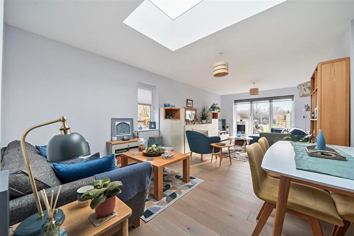 2 Bedroom Bungalow For Sale In Bell Lane, Smarden, Ashford, TN27