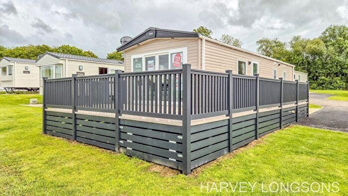 2 Bedroom Park Home For Sale In Hedley Wood Holiday Park, EX22