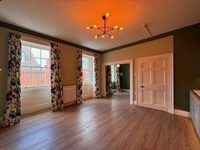 2 Bedroom Flat To Rent In Friarn Street, Bridgwater, TA6