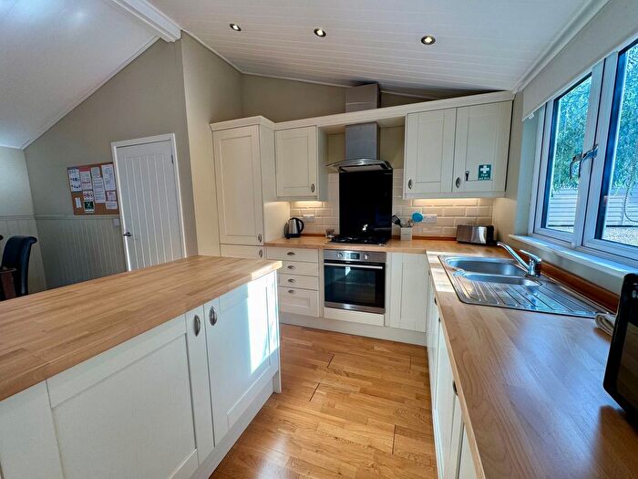 2 Bedroom Lodge To Rent In Golden Cross, Hailsham, BN27