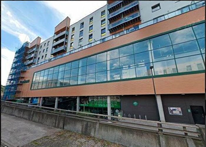 2 Bedroom Flat To Rent In Pinner Road, Harrow, HA1