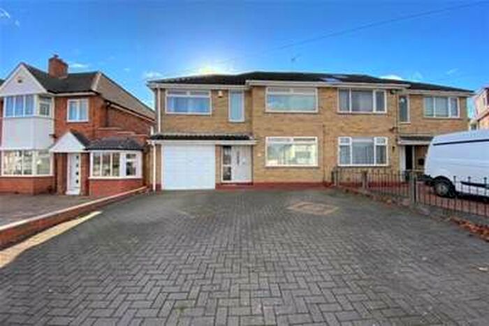 3 Bedroom House To Rent In Bucklands End Lane, Hode Hill, B34