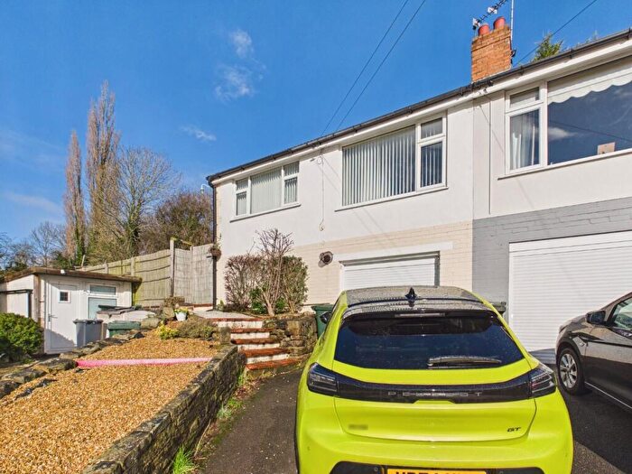 2 Bedroom Bungalow For Sale In Moor View Court, Sandbeds, Keighley, BD20