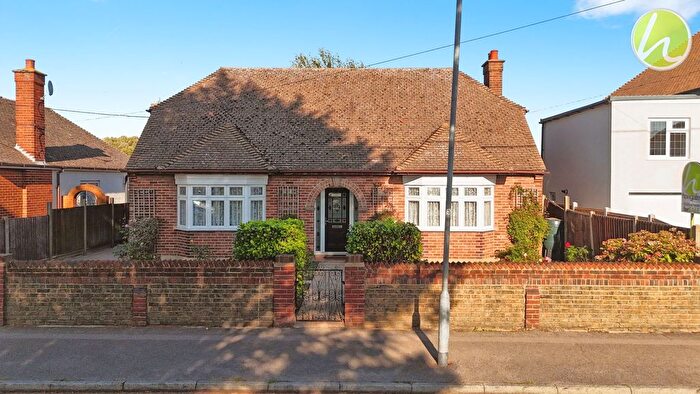 2 Bedroom Detached Bungalow For Sale In Hassenbrook Road, Stanford-Le-Hope, SS17