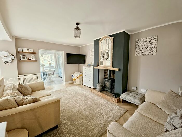 3 Bedroom End Of Terrace House For Sale In Holdenby Road, Spratton, Northampton, NN6