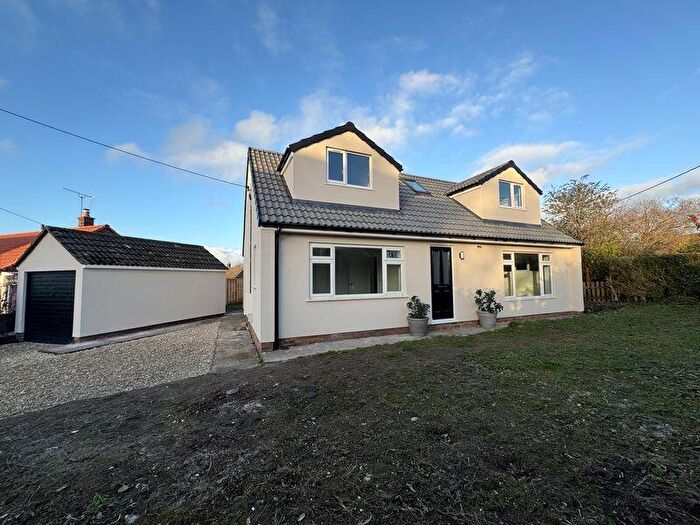 4 Bedroom Chalet For Sale In Rudgeway, Nr Bristol, BS35