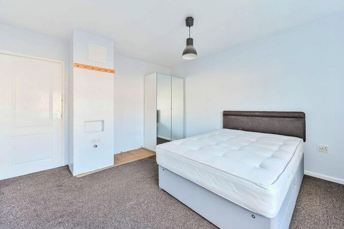 3 Bedroom Property To Rent In Holburne Road, Kidbrooke, London, SE3