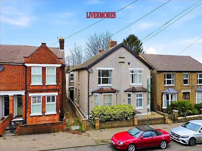 3 Bedroom Semi Detached House For Sale In Cornwallis Road, Maidstone, Kent, ME16