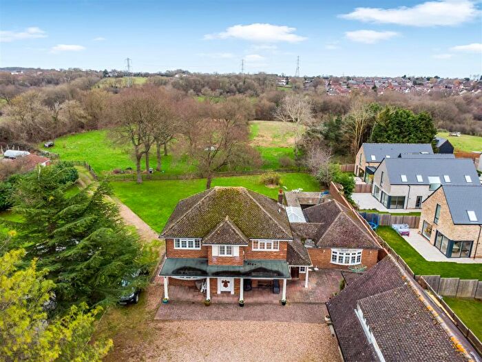 4 Bedroom Detached House To Rent In Crouch Lane, Goffs Oak, EN7