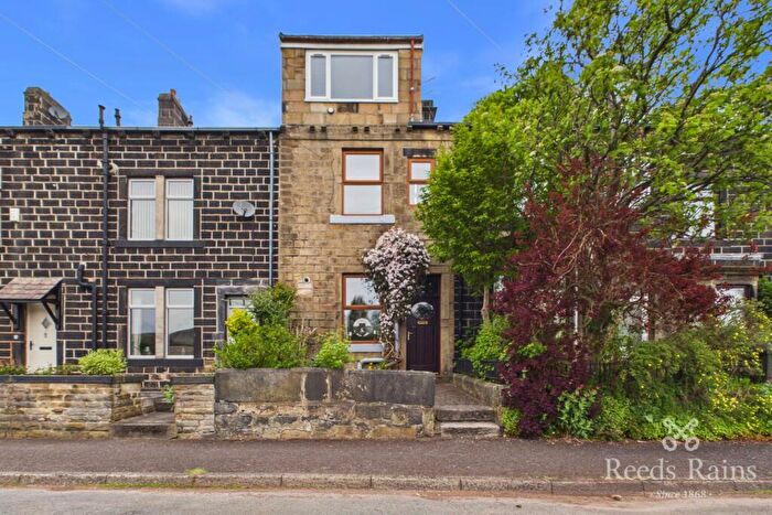 3 Bedroom Terraced House For Sale In Broadstone Street, Todmorden, OL14