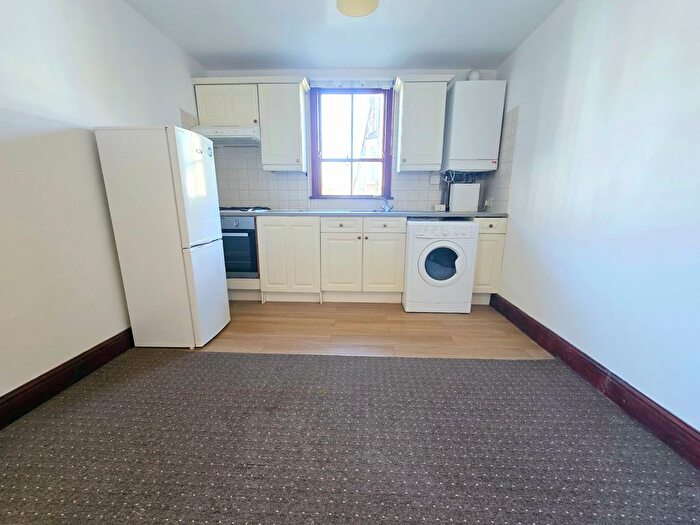 1 Bedroom Flat To Rent In Dalmeny Road, London, N7