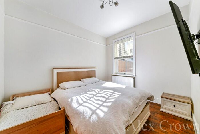 2 Bedroom Flat To Rent In Forest Road, Leytonstone, E11