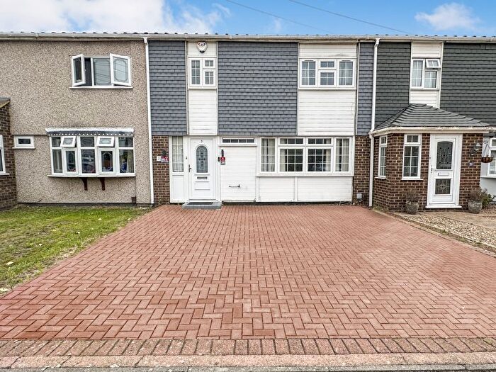 3 Bedroom Terraced House For Sale In Mollands Court, South Ockendon, RM15