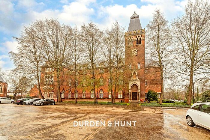 2 Bedroom Apartment For Sale In Victory Road, Wanstead, E11