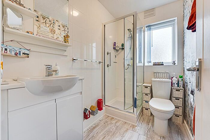 2 Bedroom Semi-Detached Bungalow For Sale In Severn Way, Kettering, NN16