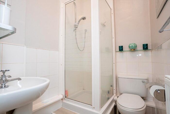 1 Bedroom Flat To Rent In Springvalley Terrace, Morningside, Edinburgh, EH10