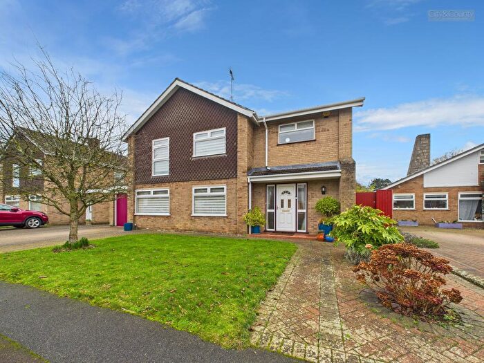 5 Bedroom Detached House For Sale In Glamis Gardens, Longthorpe, Peterborough, PE3